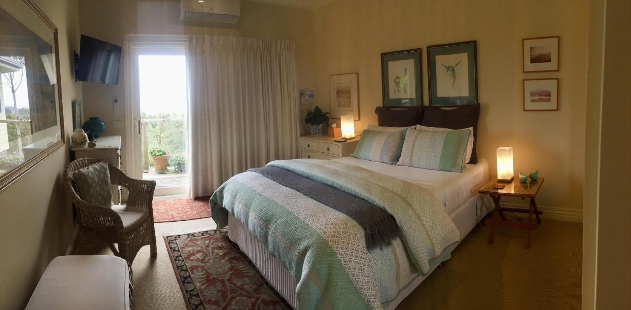 Llarrinda Bed & Breakfast Foster Exterior photo
