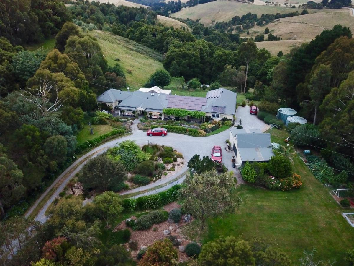 Llarrinda Bed & Breakfast Foster Exterior photo